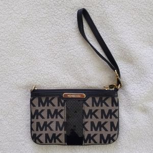 Michael Kors wristlet EUC